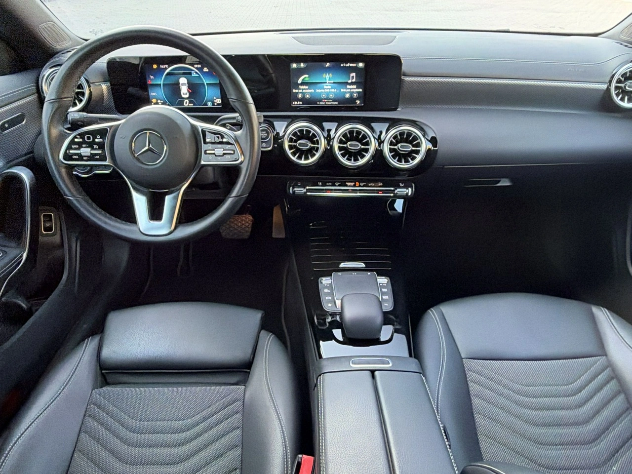 Mercedes CLA 180 - Zdjęcie 21