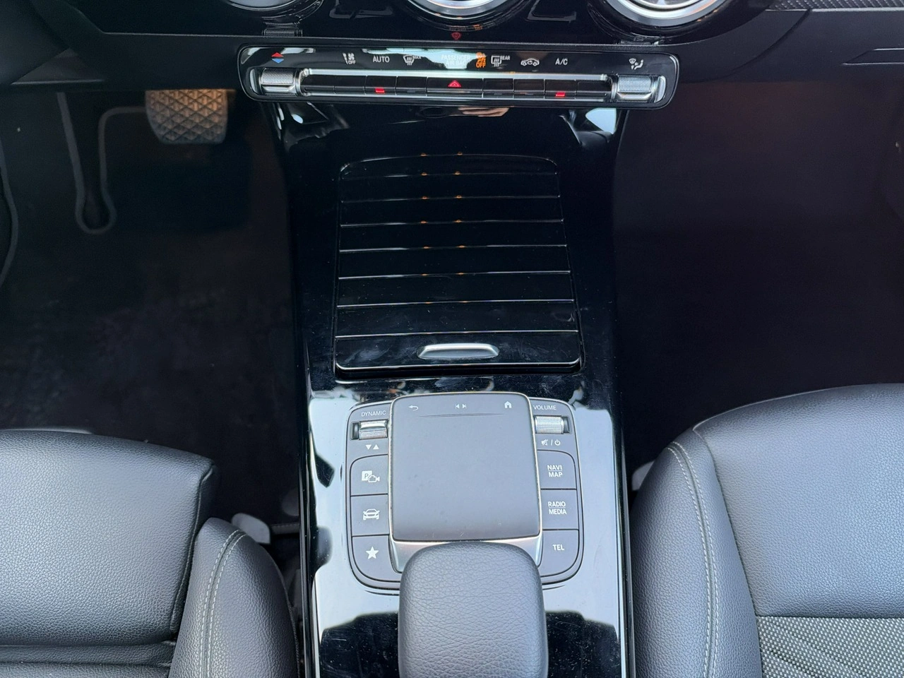 Mercedes CLA 180 - Zdjęcie 23