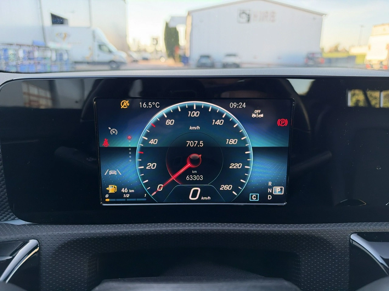Mercedes CLA 180 - Zdjęcie 25