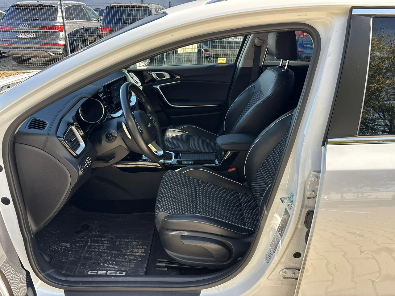 Kia Ceed - Zdjęcie 9