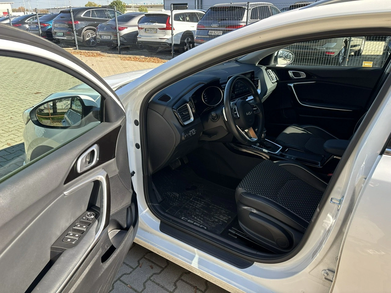 Kia Ceed - Zdjęcie 10