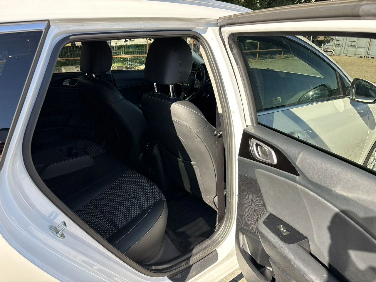 Kia Ceed - Zdjęcie 17