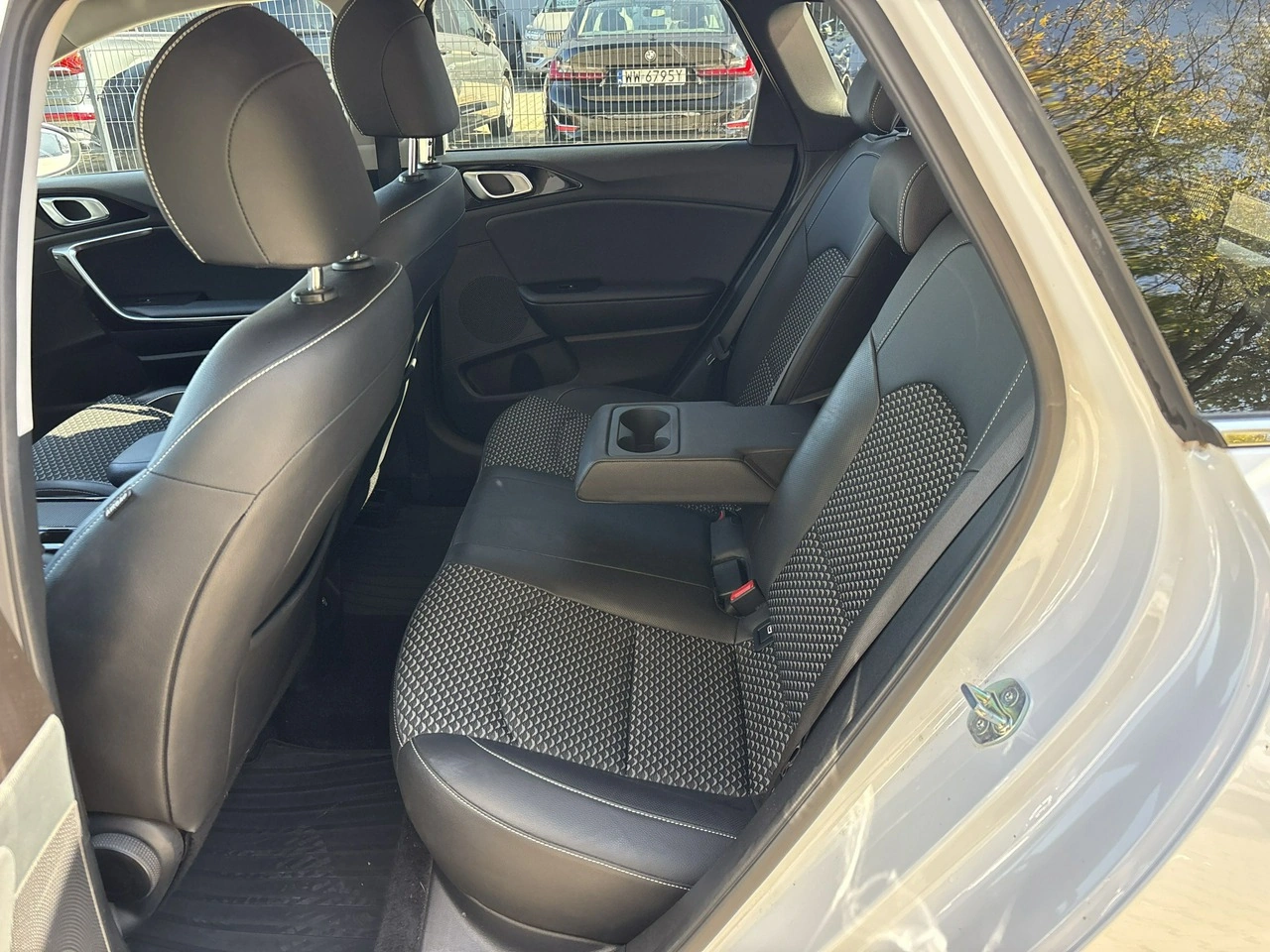 Kia Ceed - Zdjęcie 18