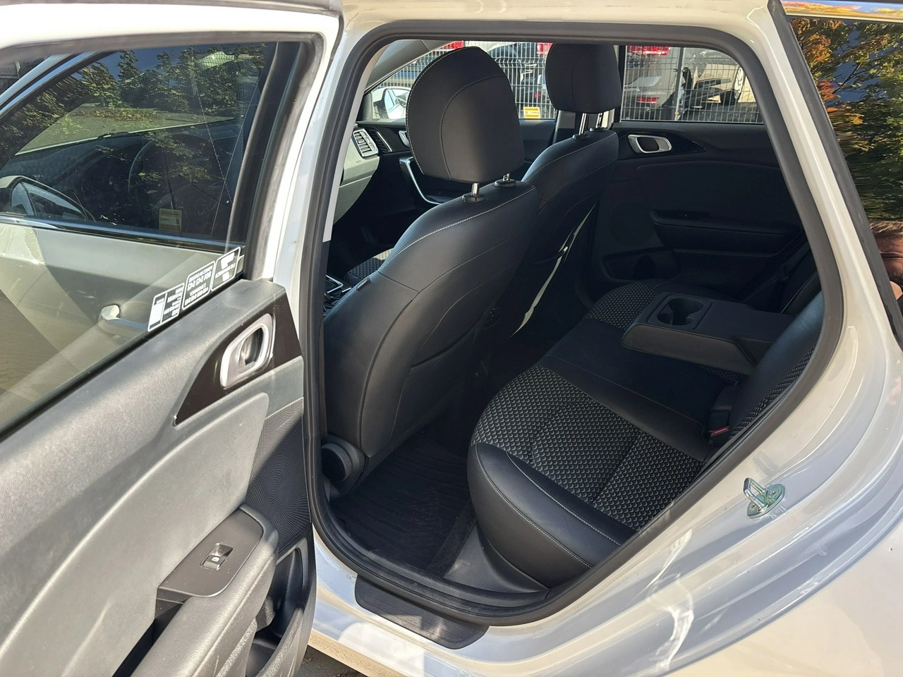 Kia Ceed - Zdjęcie 19