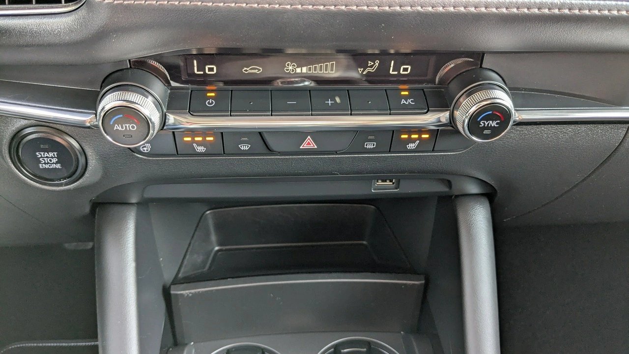 Mazda 3 - Zdjęcie 26