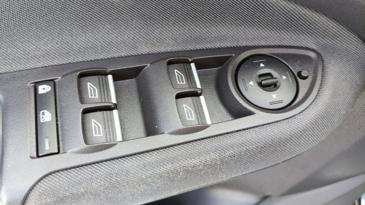 Ford C-MAX - Zdjęcie 17