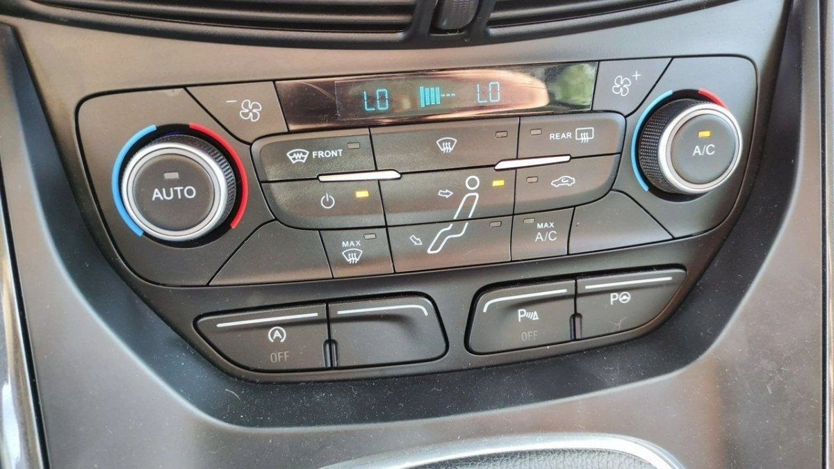 Ford C-MAX - Zdjęcie 24