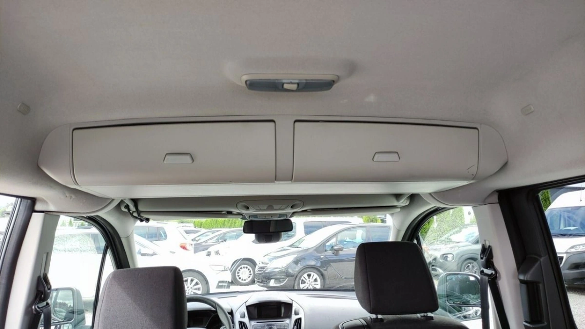 Ford Tourneo Connect - Zdjęcie 24
