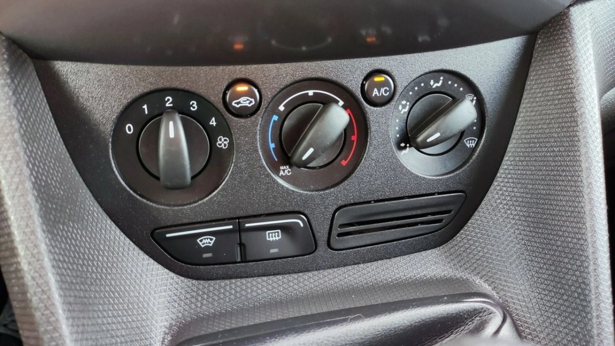 Ford Tourneo Connect - Zdjęcie 36