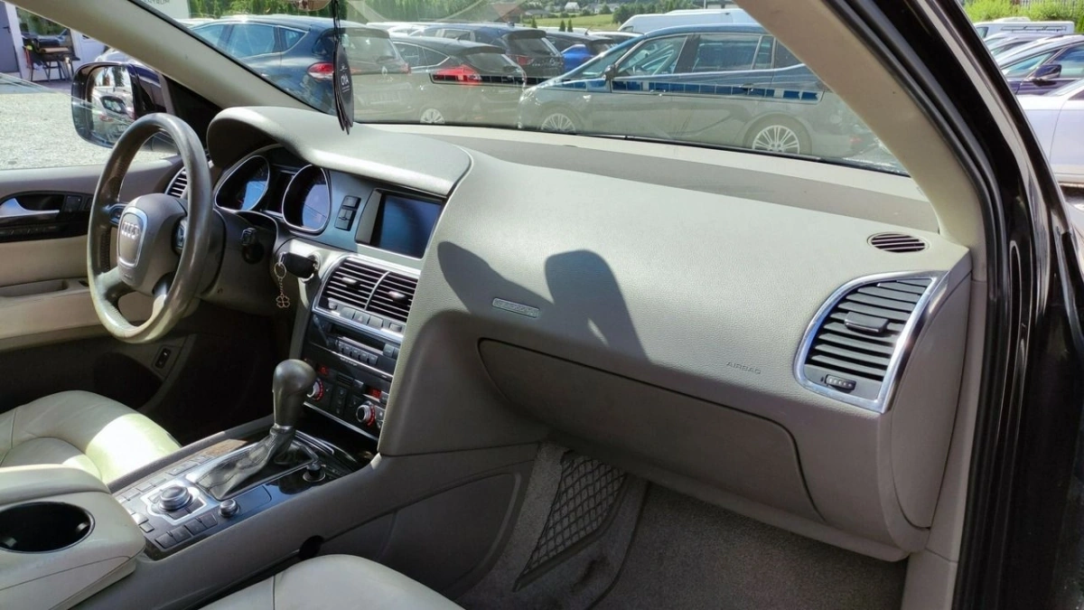 Audi Q7 - Zdjęcie 24