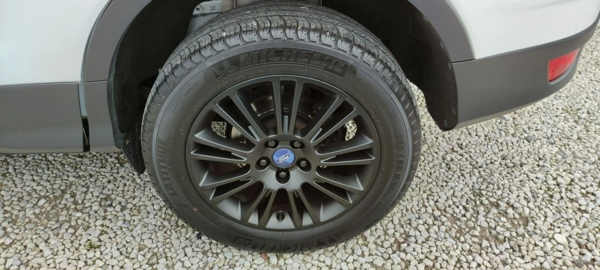 Ford Kuga - Zdjęcie 16