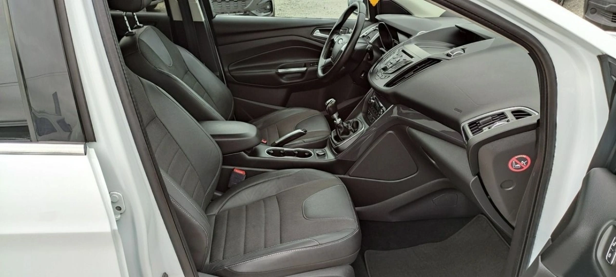 Ford Kuga - Zdjęcie 26
