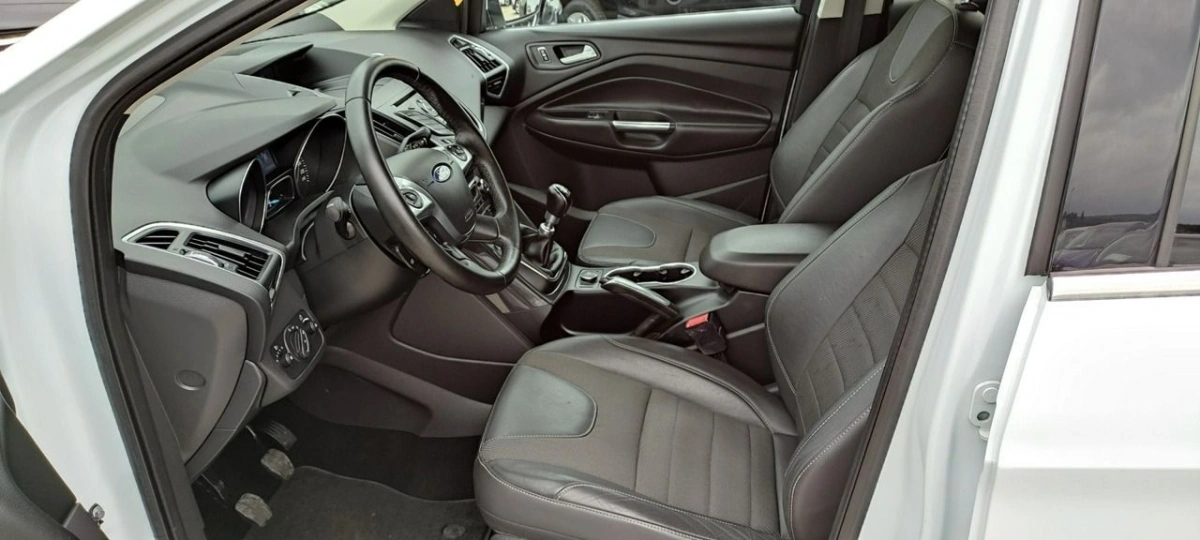 Ford Kuga - Zdjęcie 37