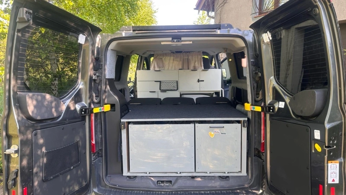 Ford Tourneo Custom - Zdjęcie 34