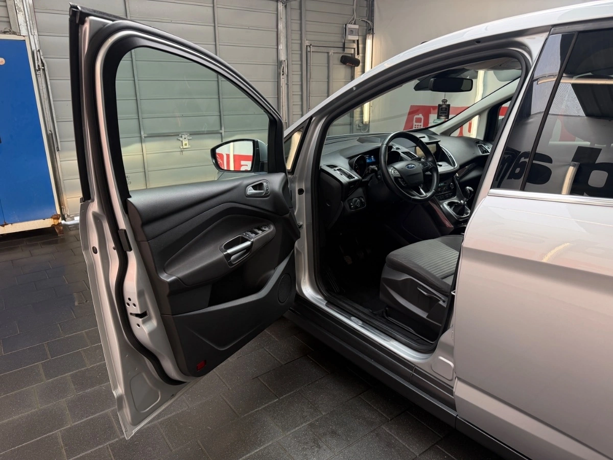 Ford C-MAX - Zdjęcie 18