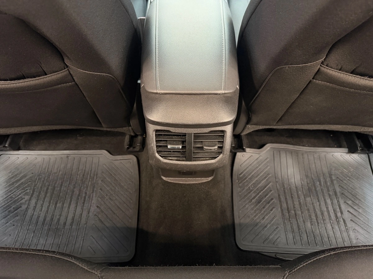 Ford Mondeo - Zdjęcie 30