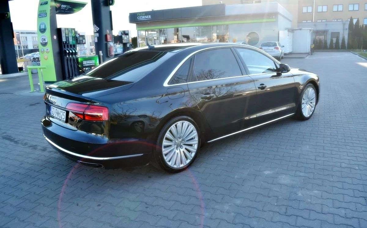 Audi A8 - Zdjęcie 21