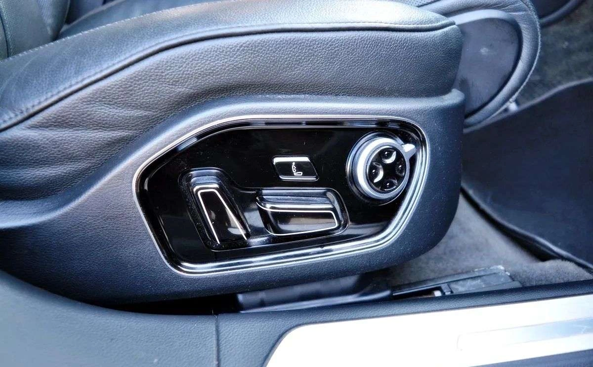 Audi A8 - Zdjęcie 27