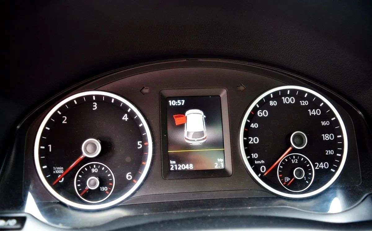 Volkswagen Tiguan - Zdjęcie 14