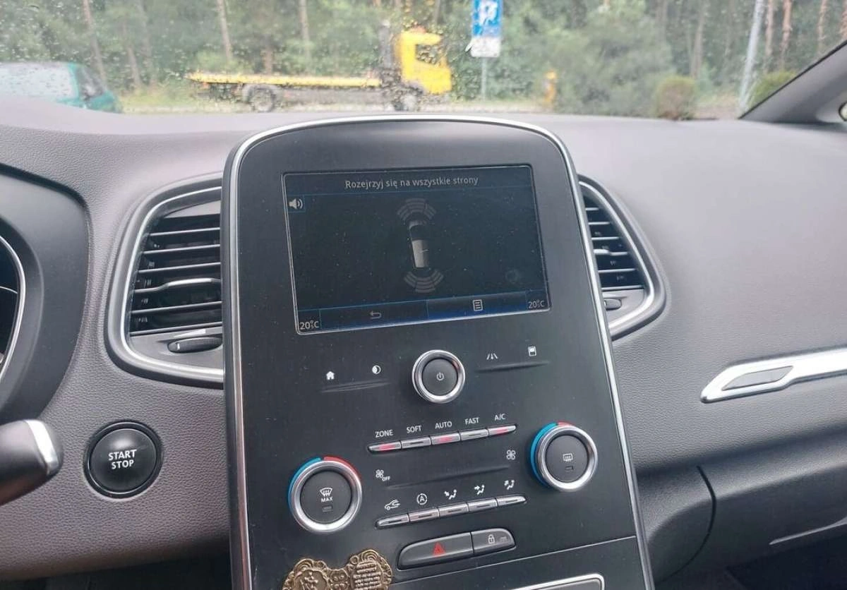 Renault Scenic - Zdjęcie 11