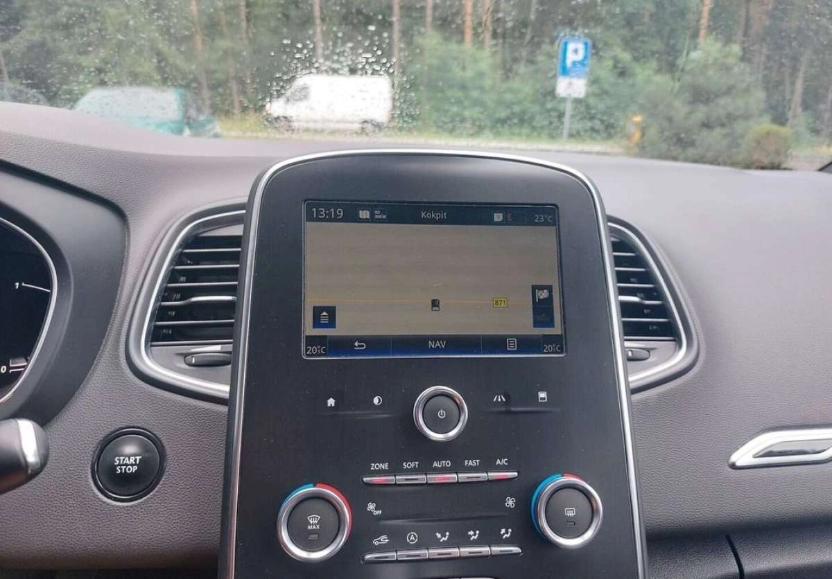 Renault Scenic - Zdjęcie 13