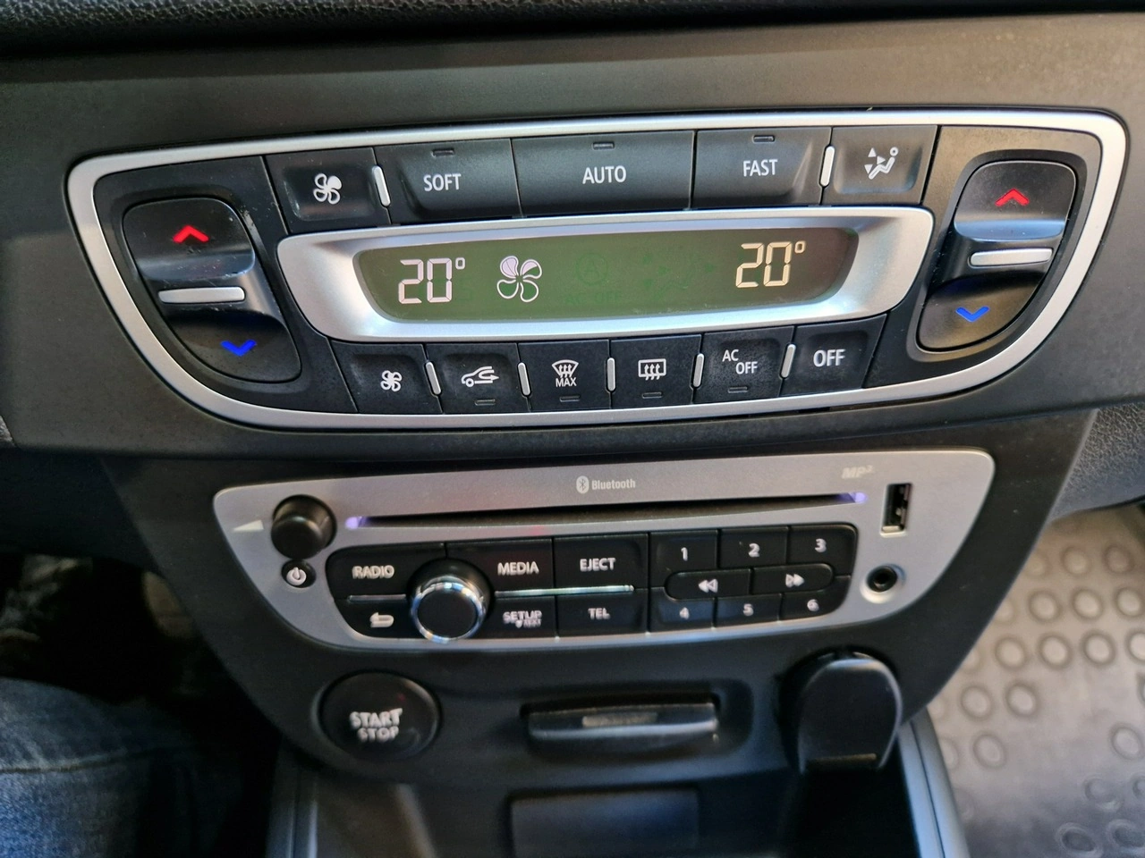 Renault Megane - Zdjęcie 16