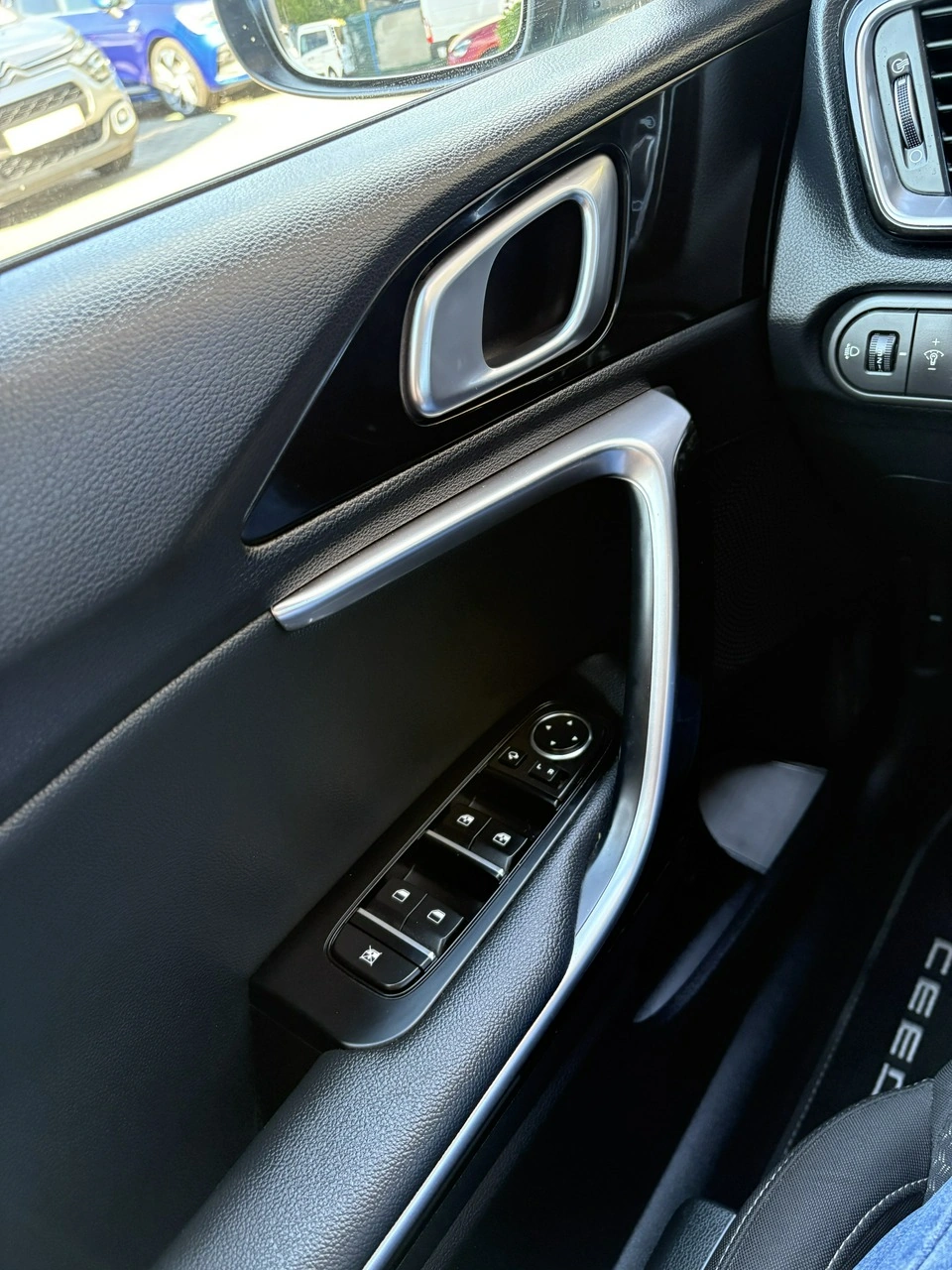 Kia Ceed - Zdjęcie 26