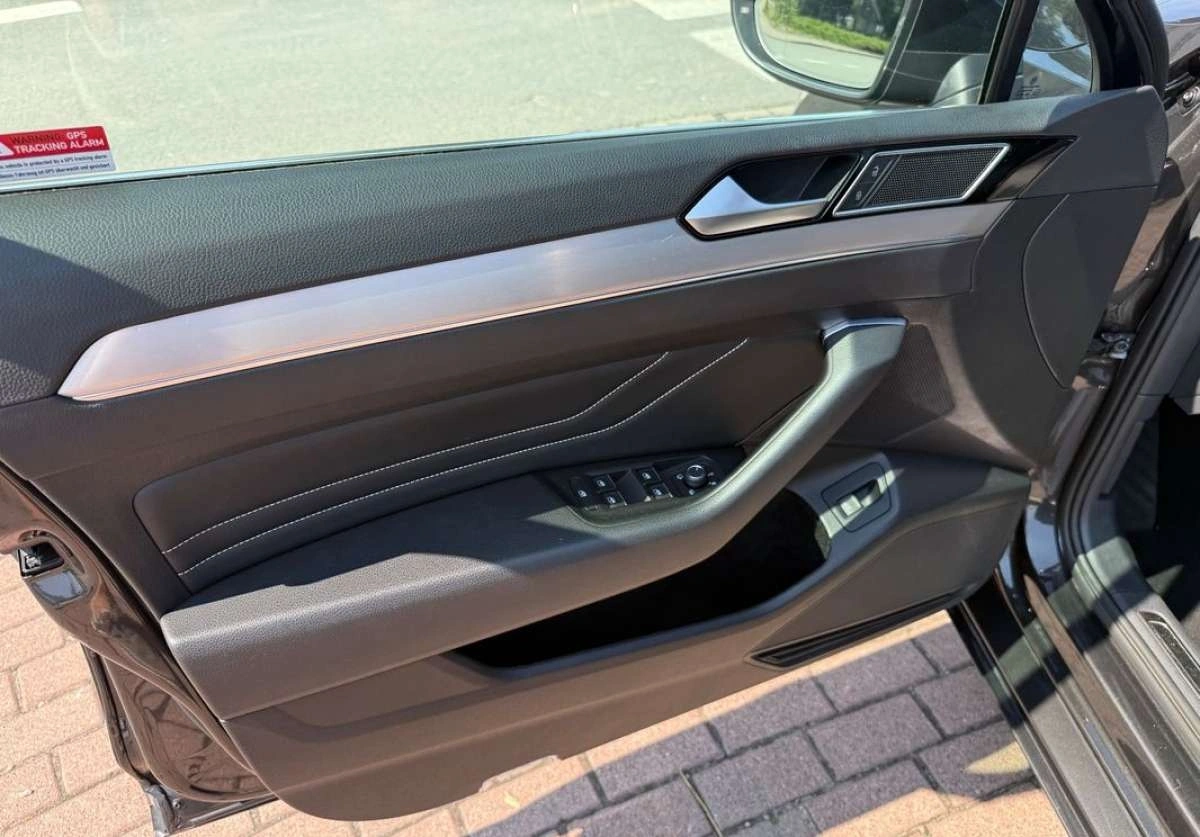 Volkswagen Passat - Zdjęcie 8