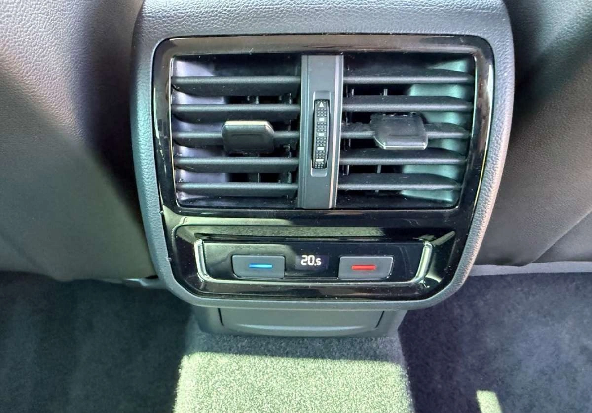 Volkswagen Passat - Zdjęcie 10