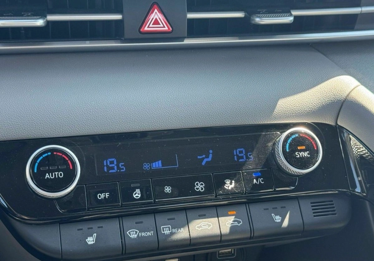 Hyundai Elantra - Zdjęcie 17