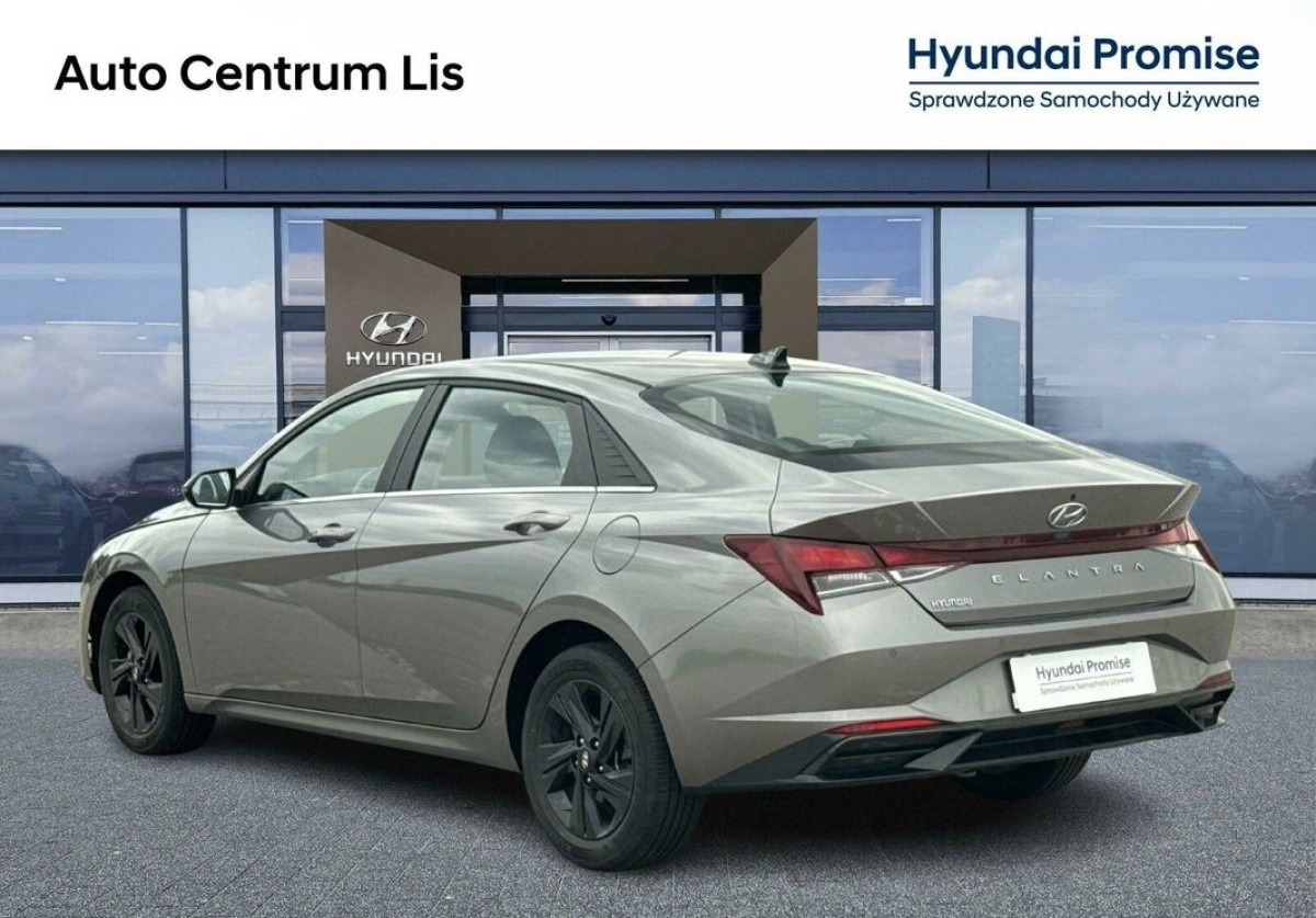 Hyundai Elantra - Zdjęcie 3