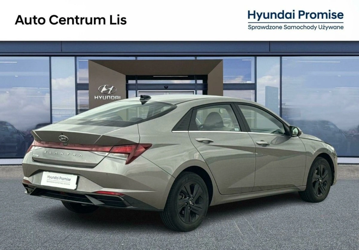 Hyundai Elantra - Zdjęcie 5