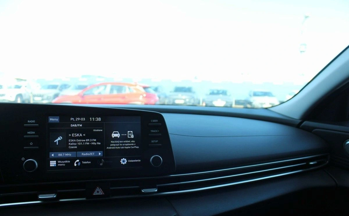 Hyundai Elantra - Zdjęcie 14