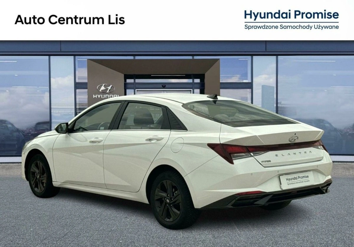 Hyundai Elantra - Zdjęcie 3