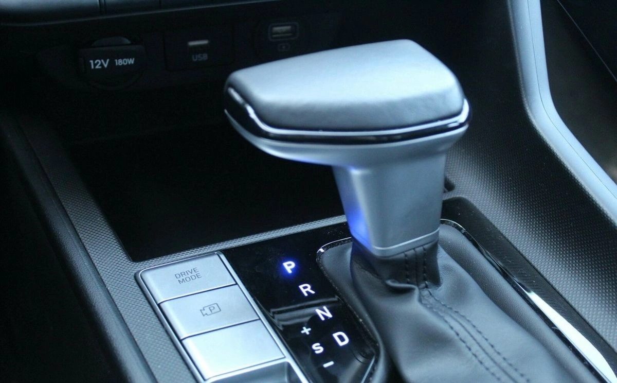 Hyundai Elantra - Zdjęcie 11