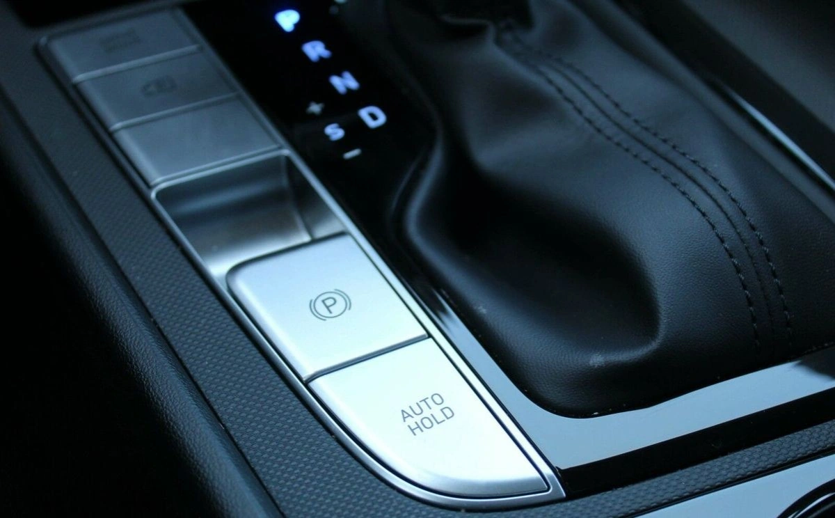 Hyundai Elantra - Zdjęcie 12