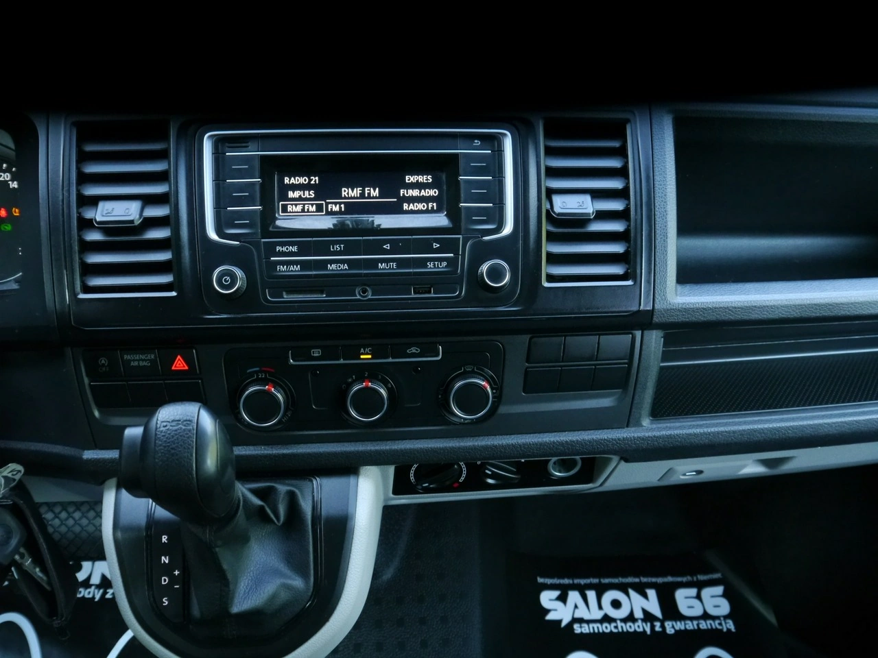 Volkswagen Transporter - Zdjęcie 21