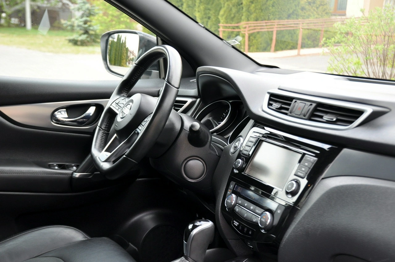 Nissan Qashqai - Zdjęcie 17