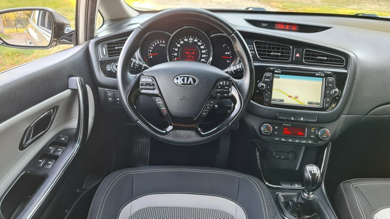 Kia Ceed - Zdjęcie 13