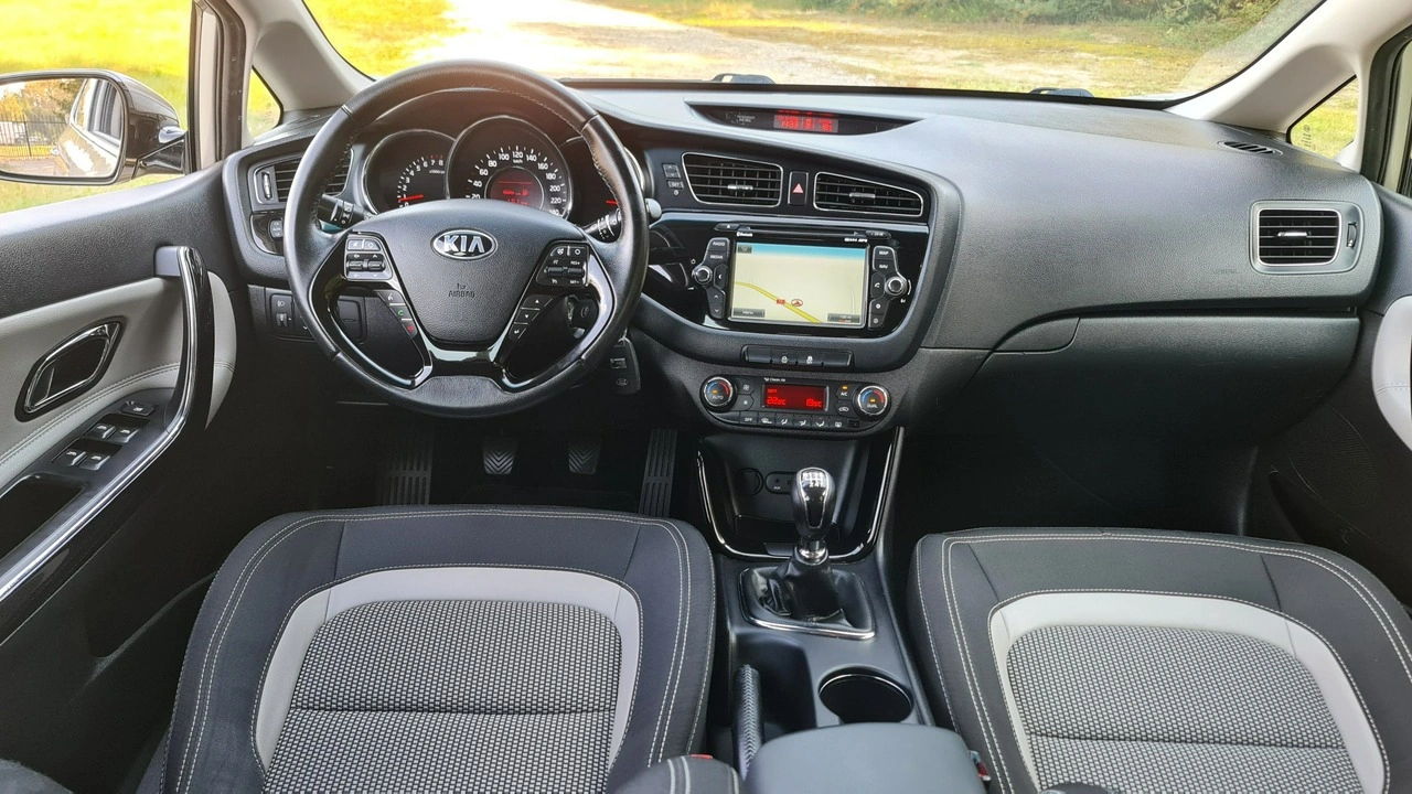 Kia Ceed - Zdjęcie 4
