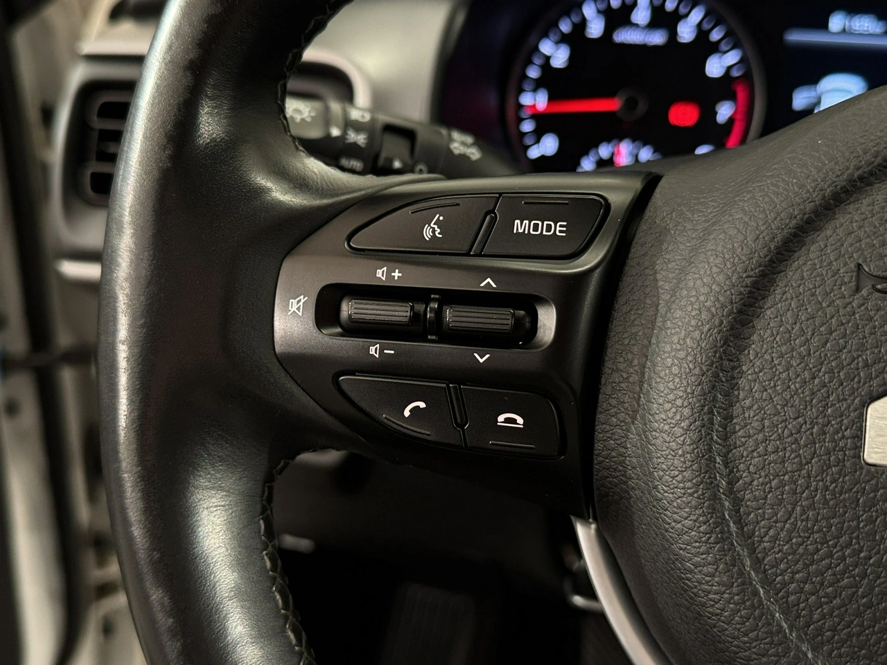 Kia Stonic - Zdjęcie 13
