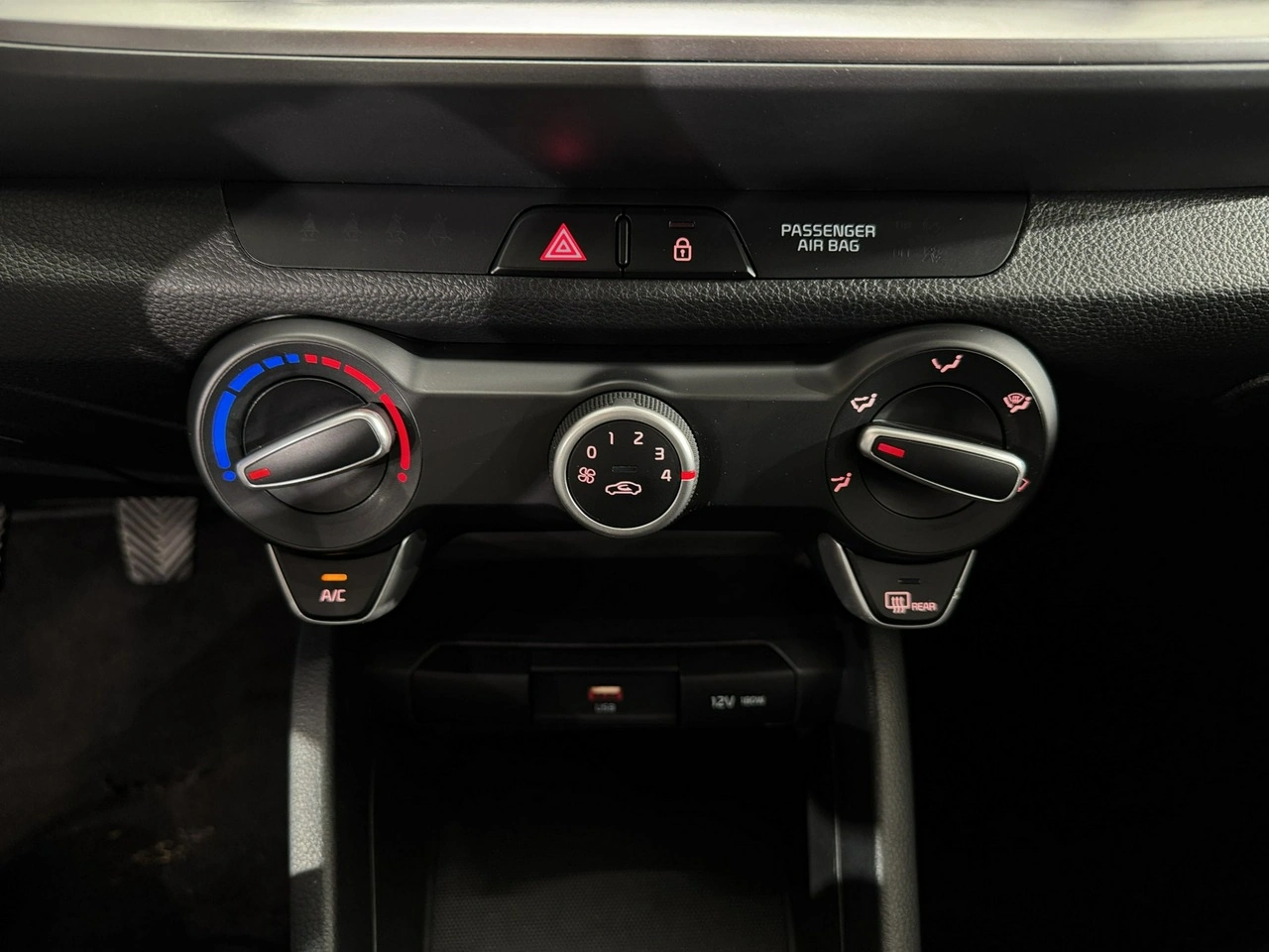 Kia Stonic - Zdjęcie 20