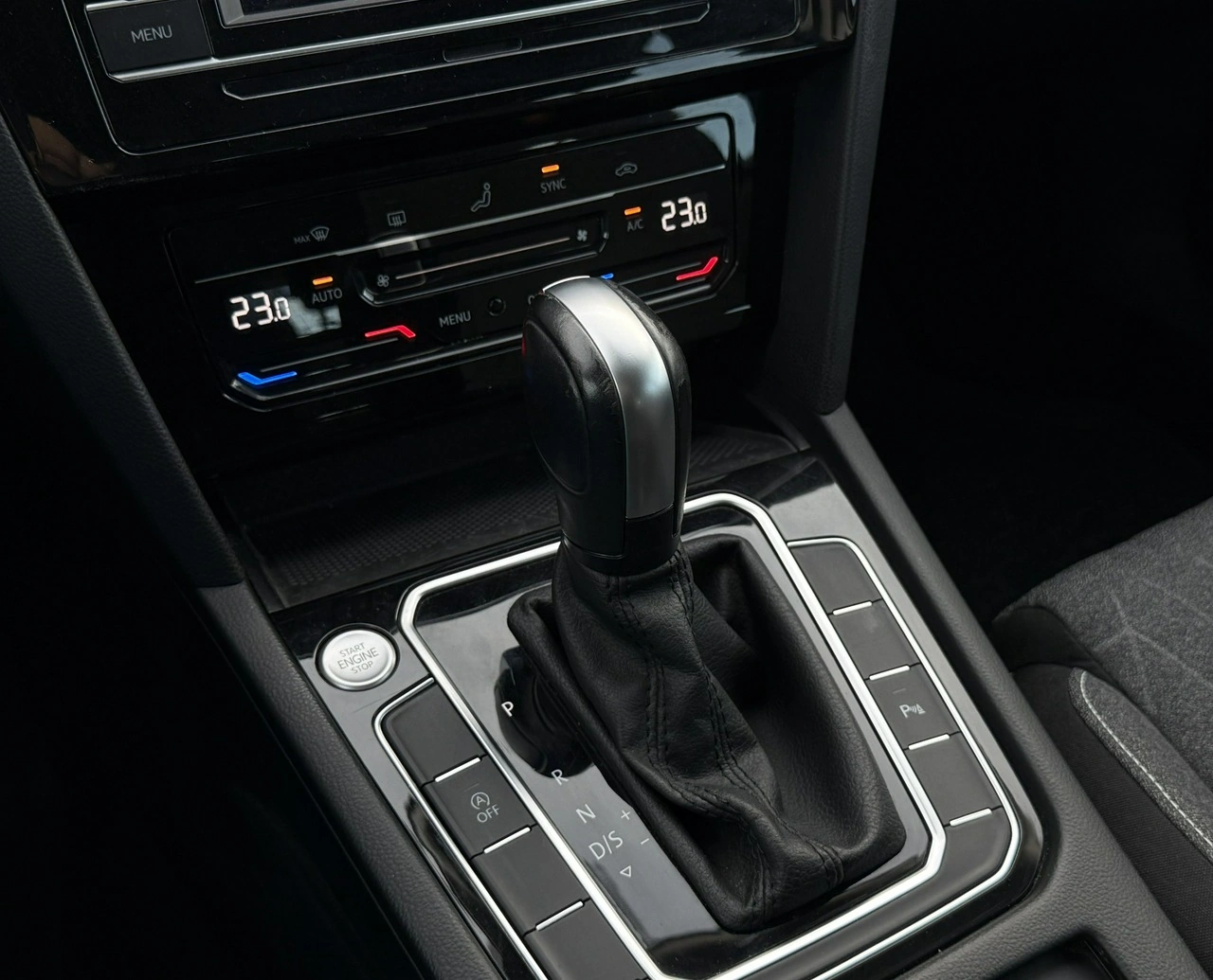 Volkswagen Passat Variant - Zdjęcie 11