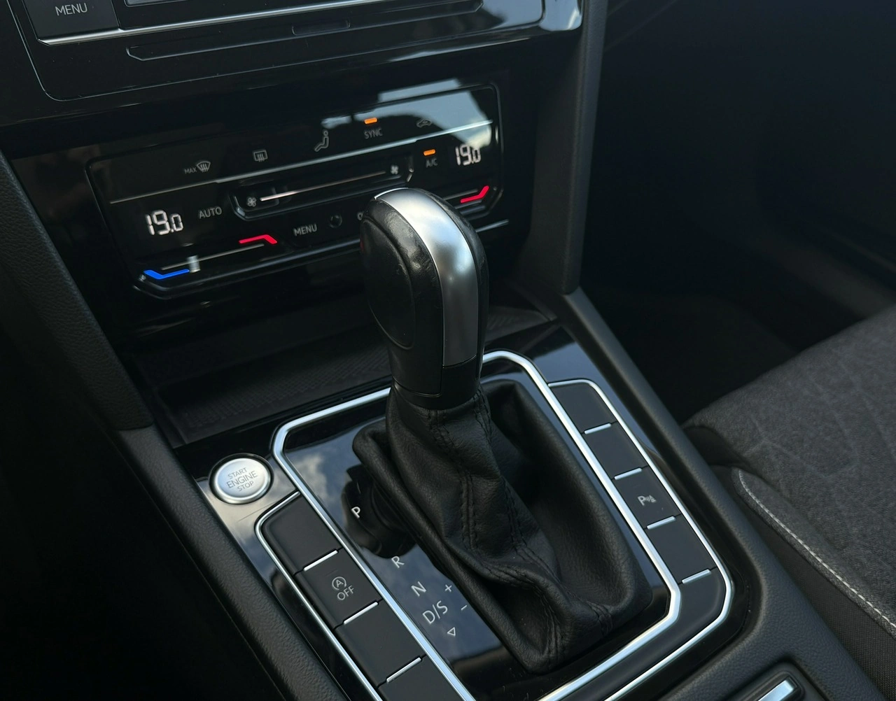 Volkswagen Passat Variant - Zdjęcie 23