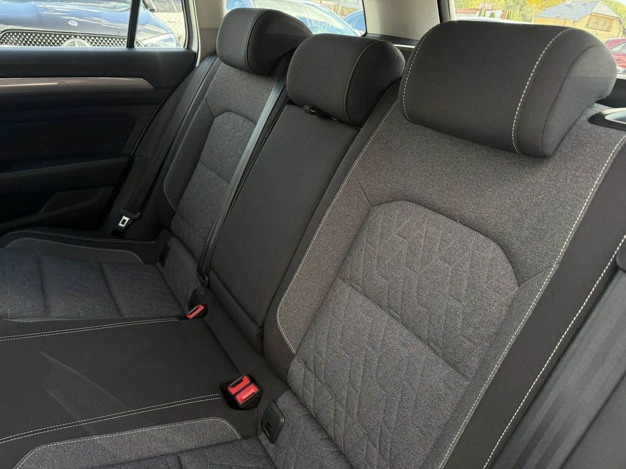 Volkswagen Passat Variant - Zdjęcie 28