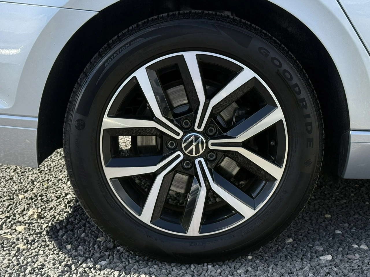Volkswagen Passat Variant - Zdjęcie 32