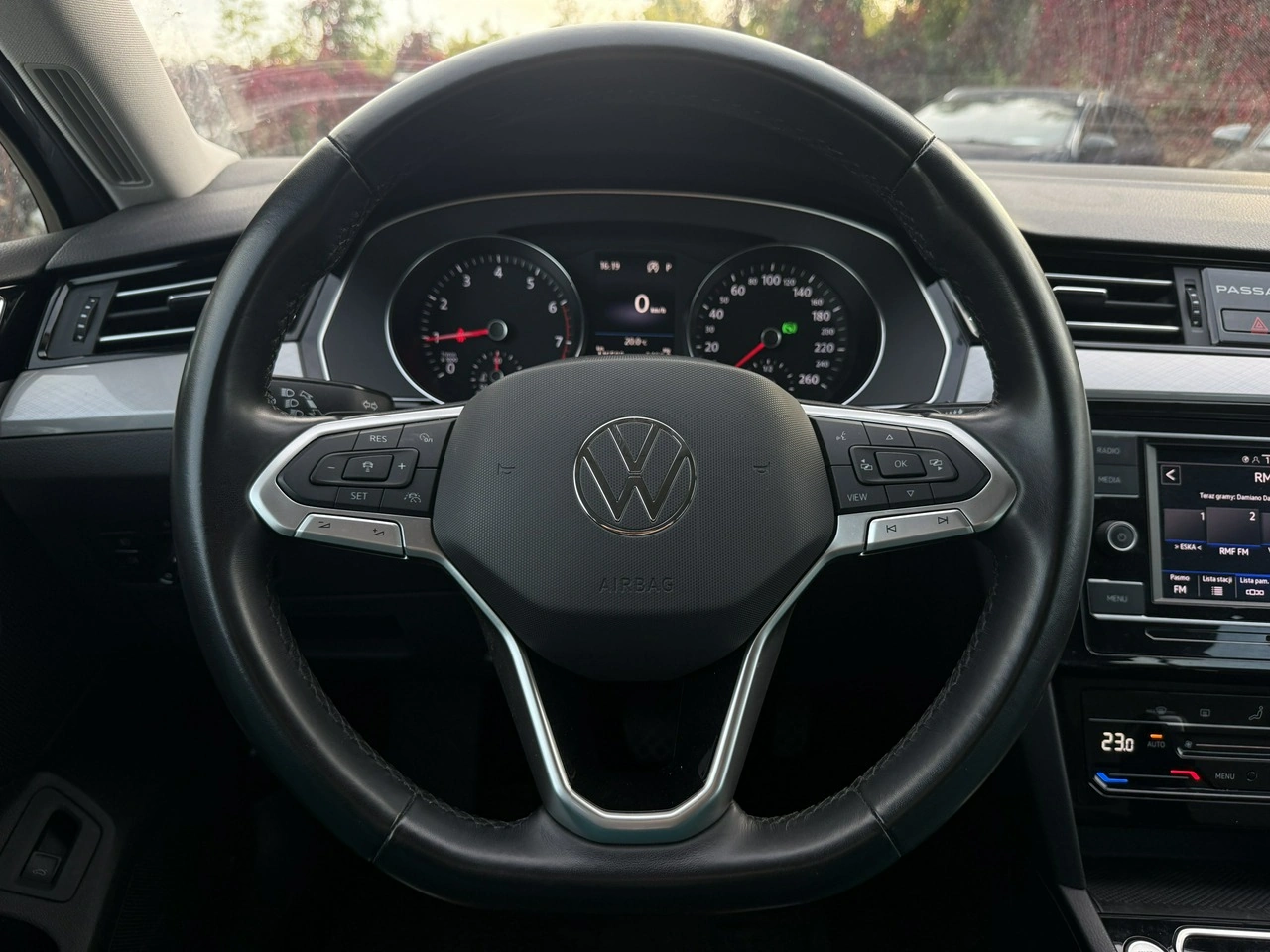 Volkswagen Passat Variant - Zdjęcie 6