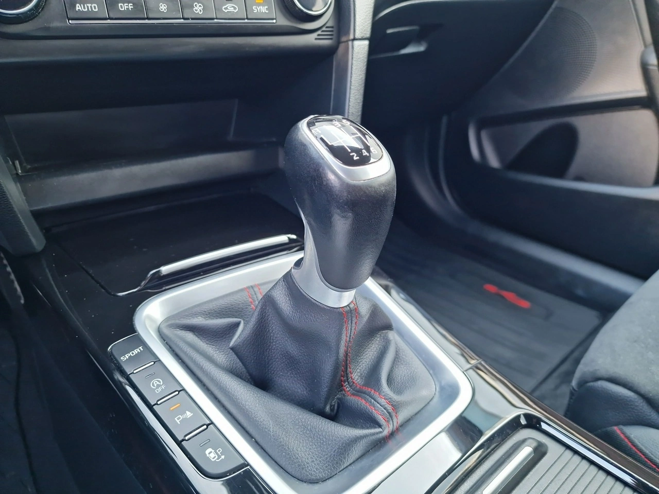 Kia Ceed - Zdjęcie 27
