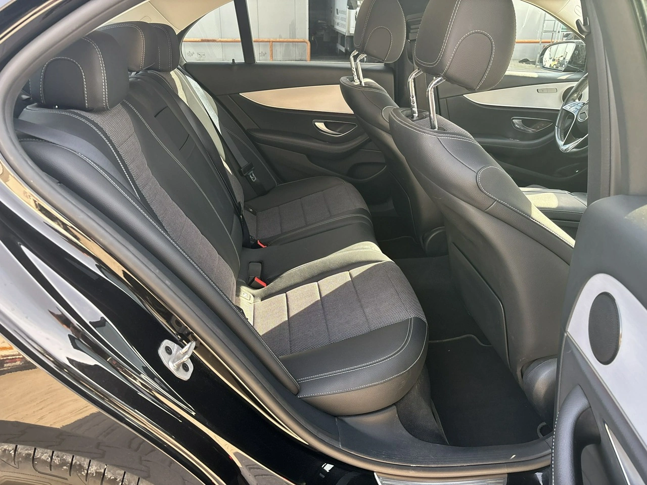 Mercedes E 220 - Zdjęcie 16