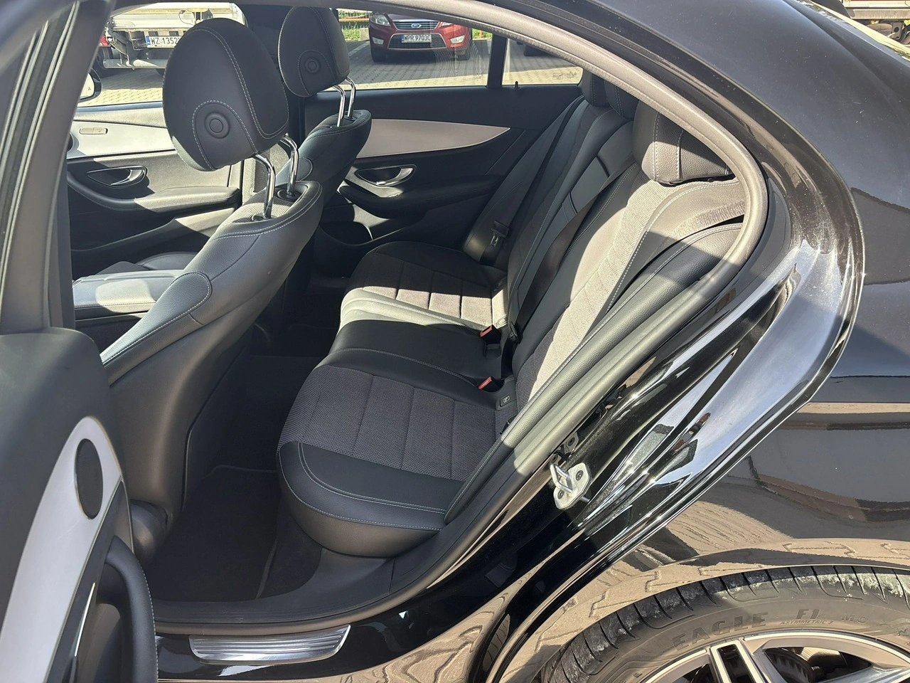 Mercedes E 220 - Zdjęcie 17